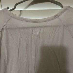 white lululemon long sleeve